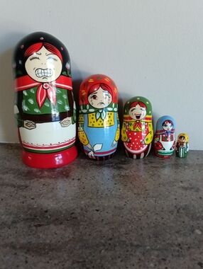 Hand-Painted Matryoshka Nesting Doll Set - Red, Green, Blue